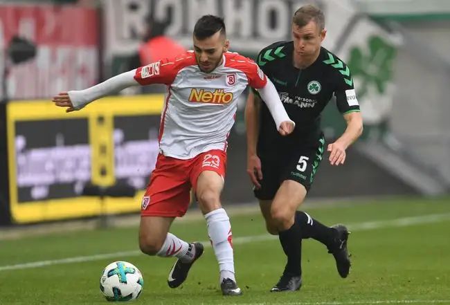 虽然防线薄 虽然防线薄